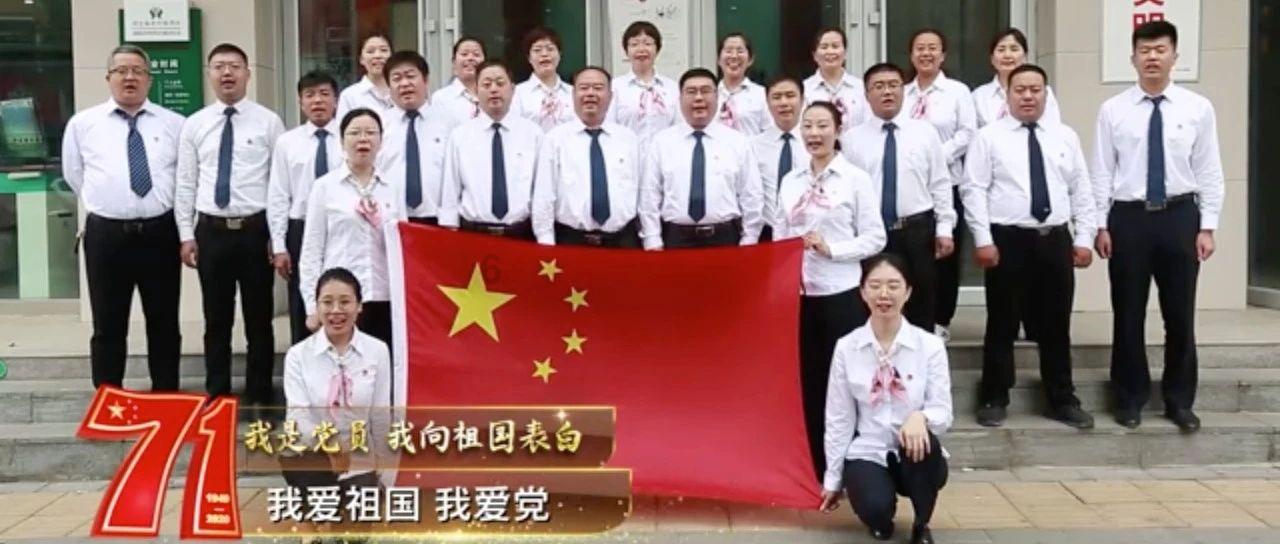 小萌妹的甜美装扮